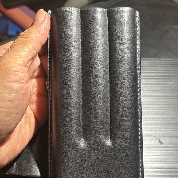 Authentic Coach Leather Cigar Case – Black – Holds 3 Cigars – Travel Humidor - Picture 4 of 6